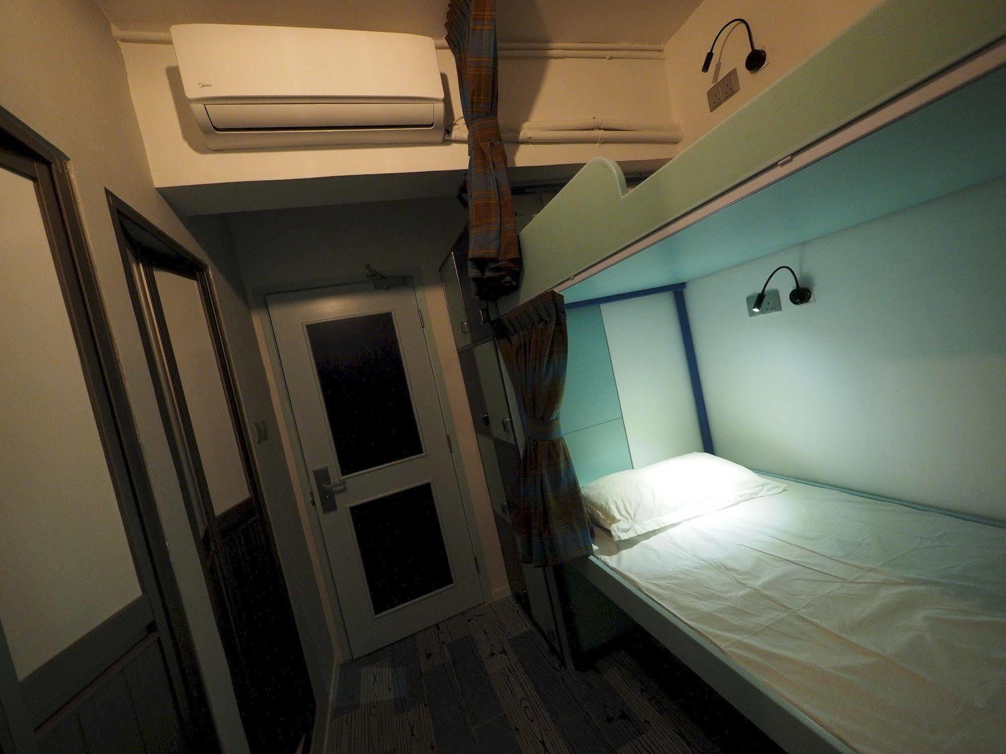 Panda'S Hostel - Hot Dog Bus Hongkong Exterior foto